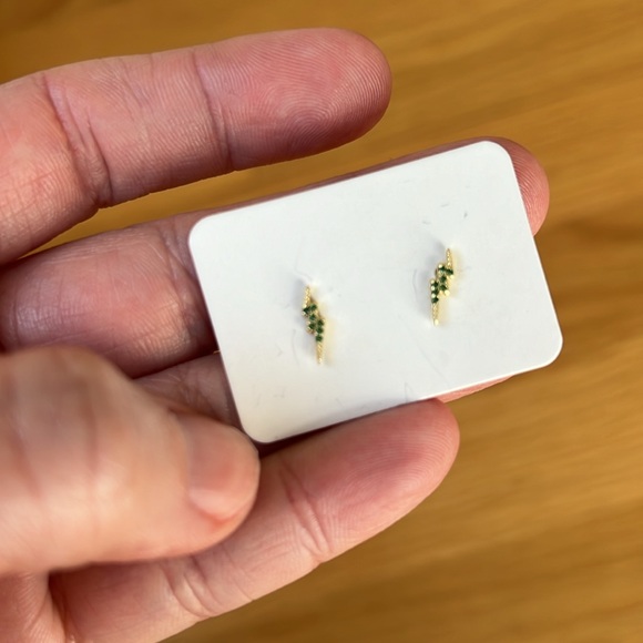 14k Gold Plated Green CZ Mini Lightning Bolt Stud - Picture 4 of 6